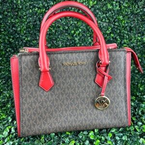 MICHAEL KORS HOPE MEDIUM MESSENGER Signature Satchel